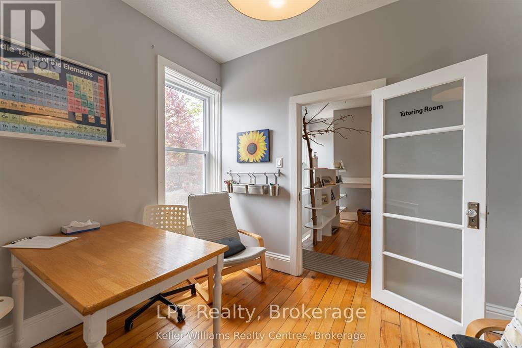 569 Catherine Street Property Photo 35