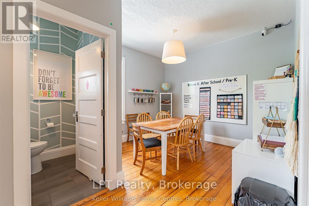 569 Catherine Street Property Photo 36