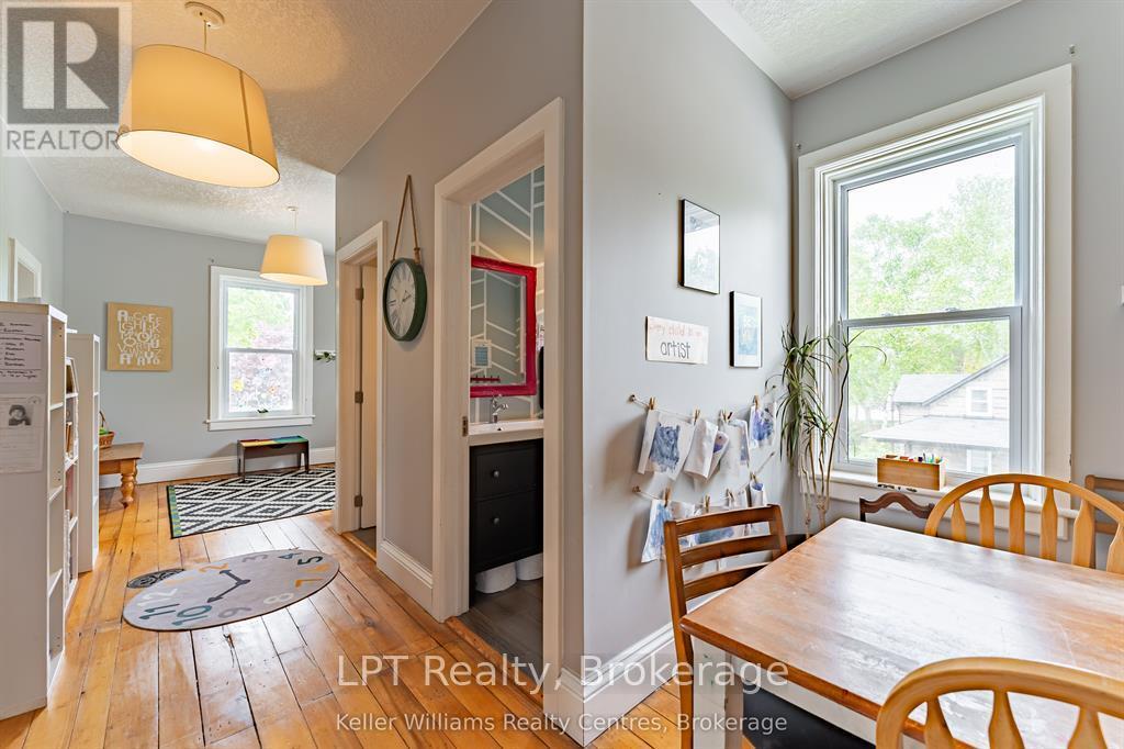 569 Catherine Street Property Photo 37