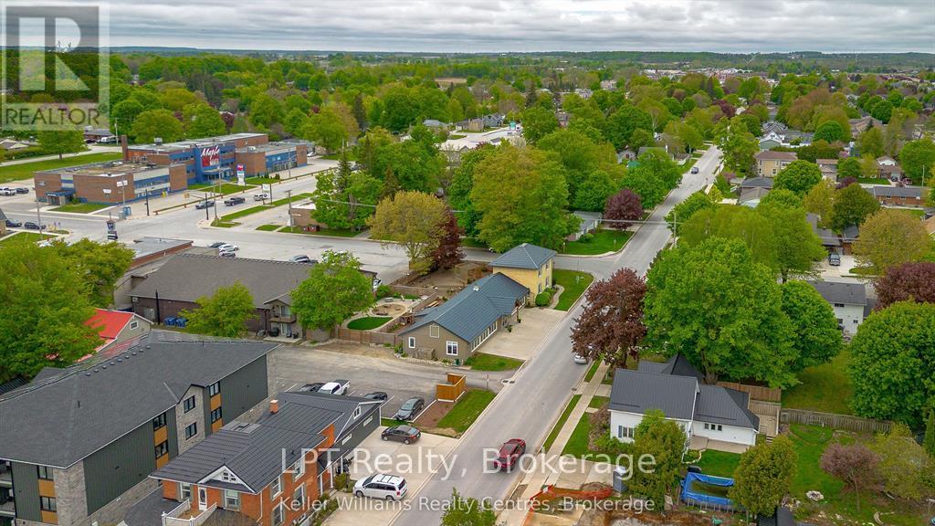 569 Catherine Street Property Photo 47