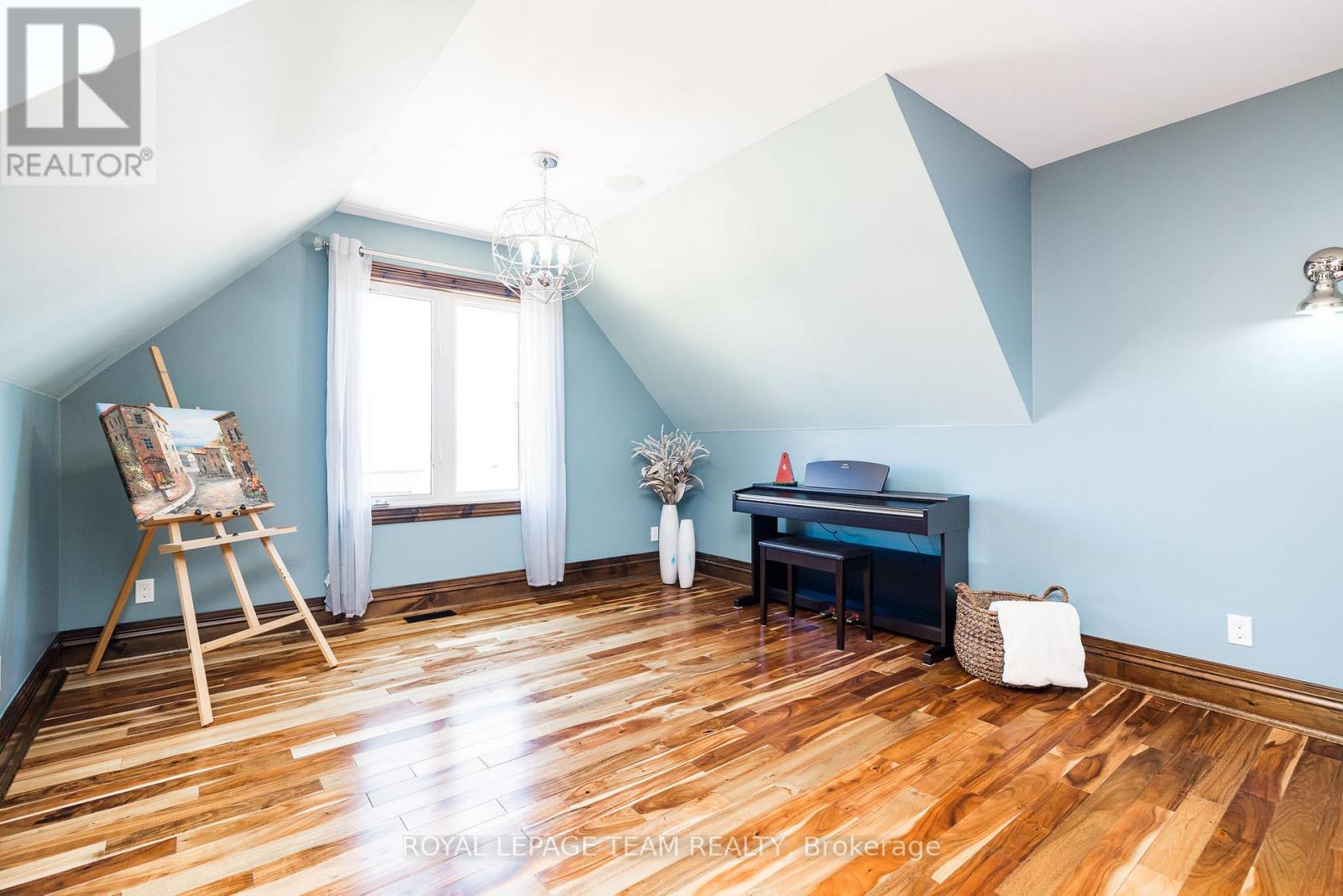 519 Emerald Street Property Photo 30