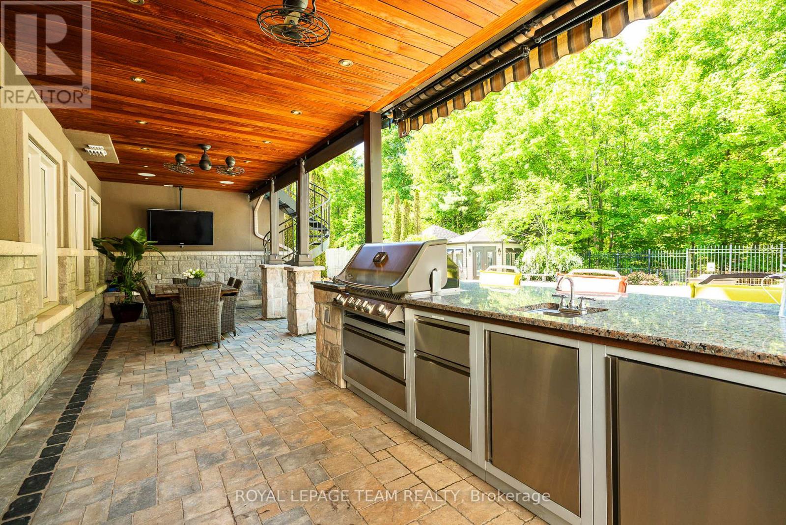 519 Emerald Street Property Photo 41