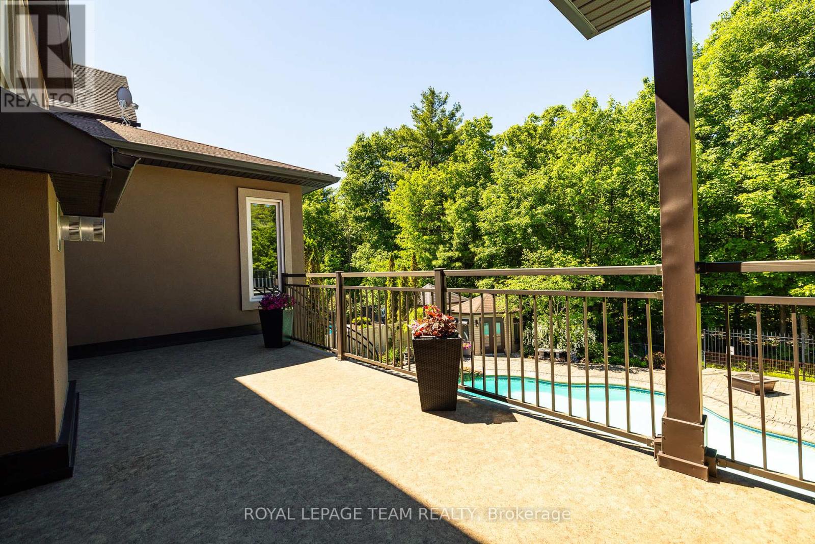 519 Emerald Street Property Photo 44