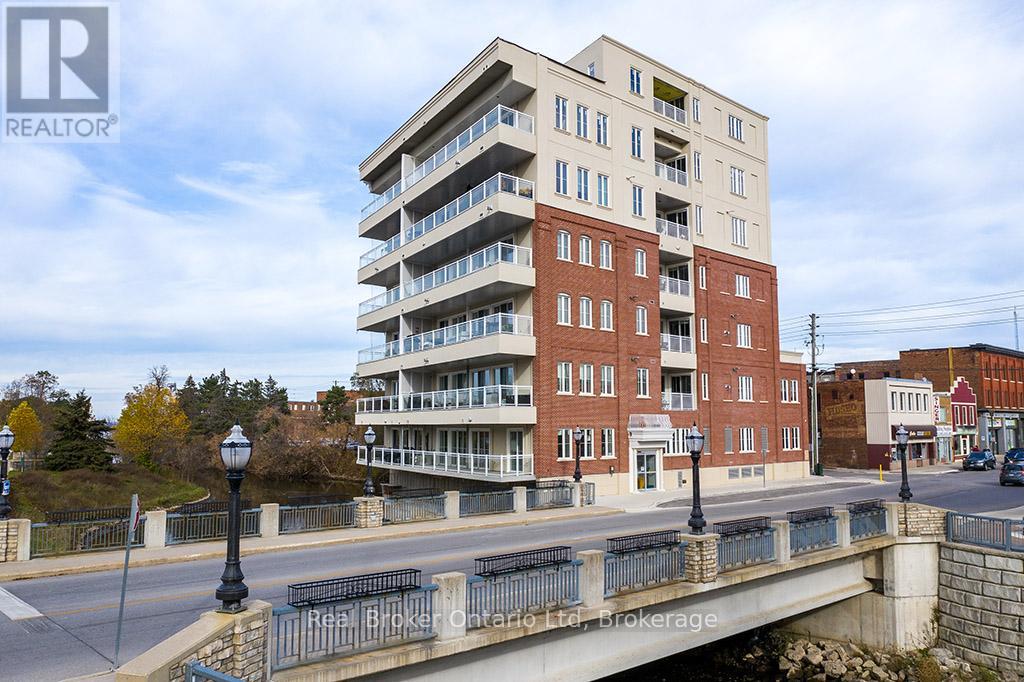 105 - 80 9th Street E Property Photo 1
