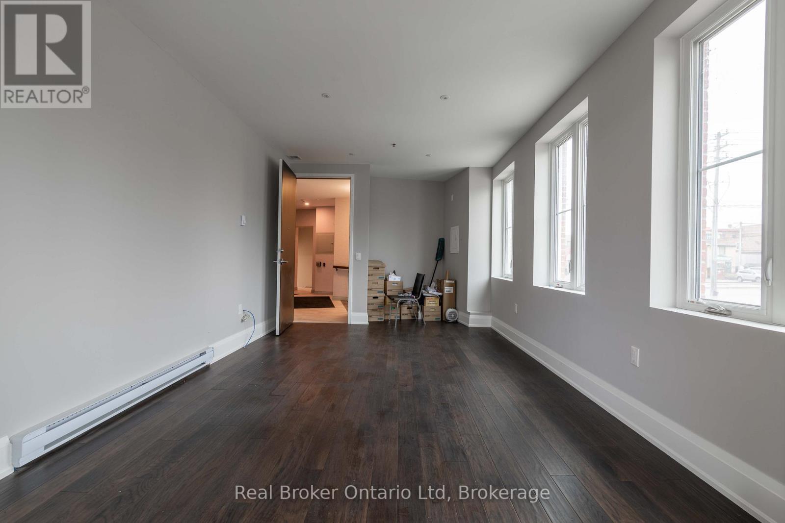 105 - 80 9th Street E Property Photo 5
