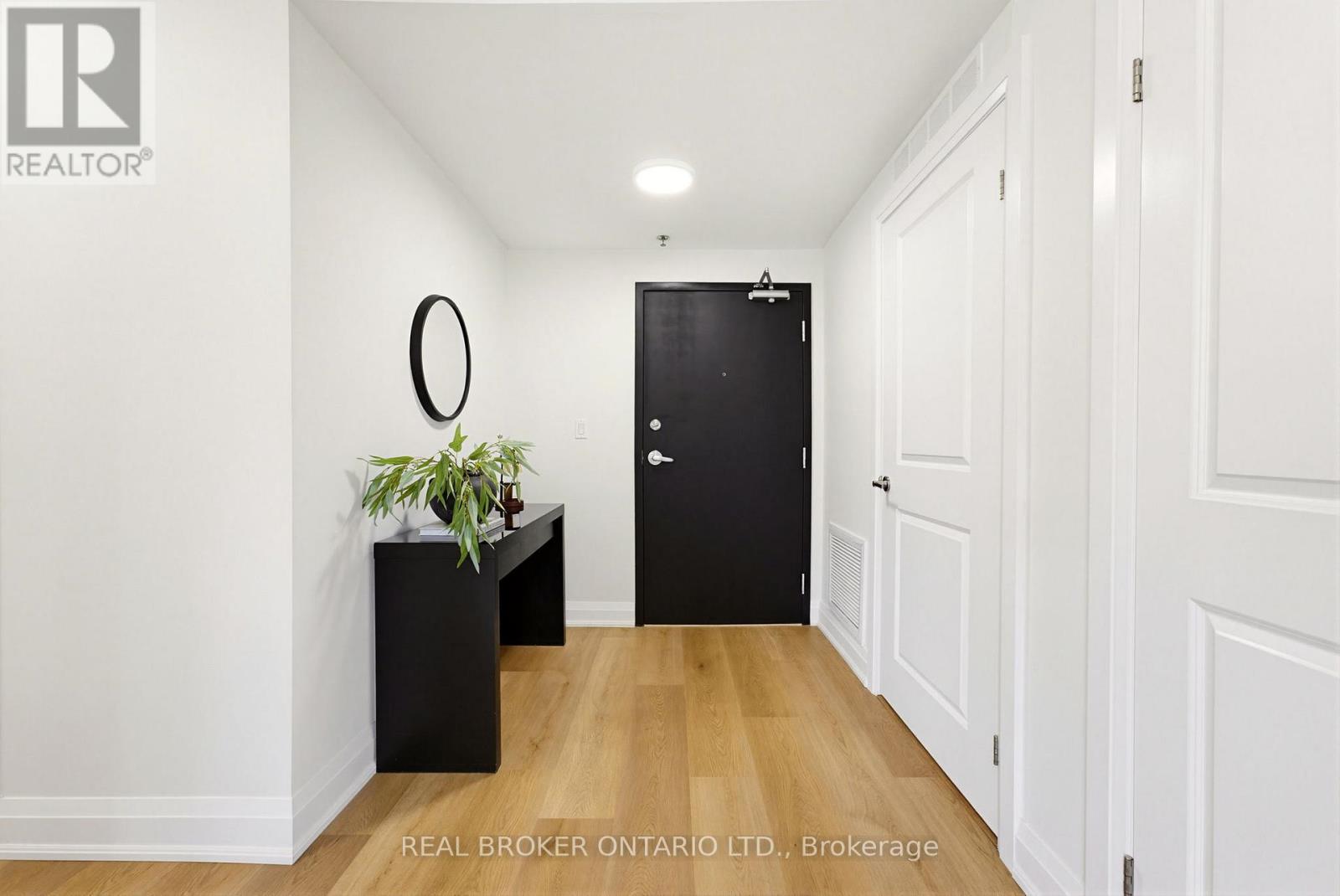 102 - 247 Grey Silo Road Property Photo 3