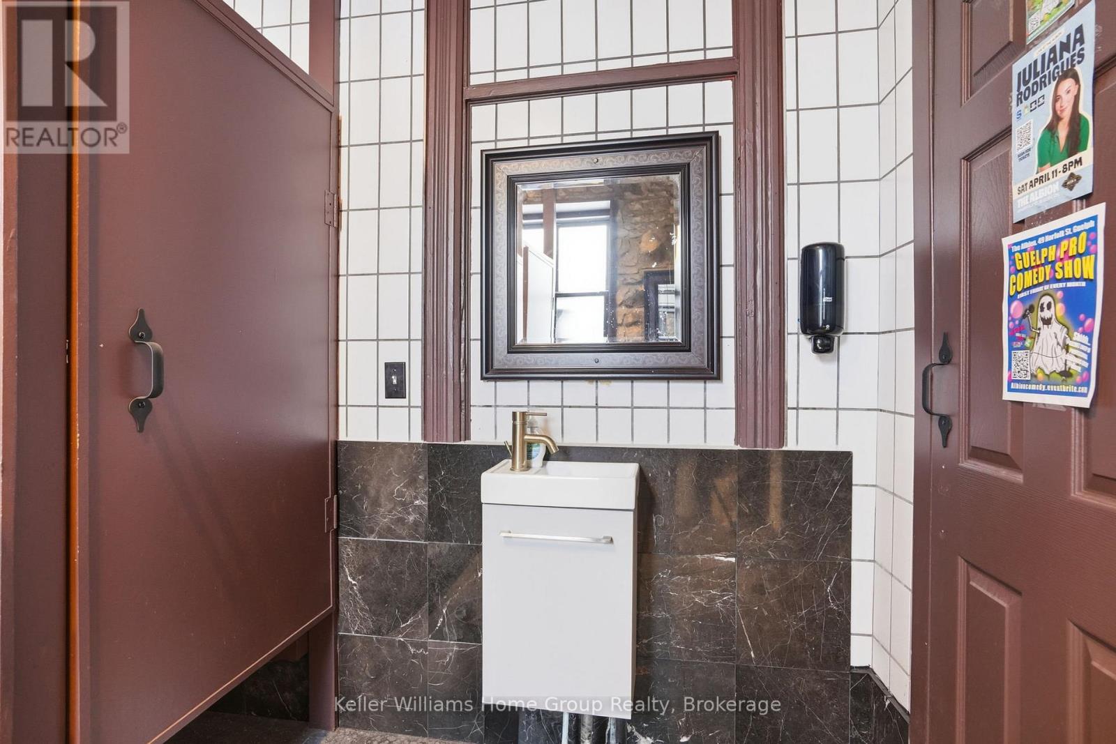 B - 49 Norfolk Street Property Photo 11