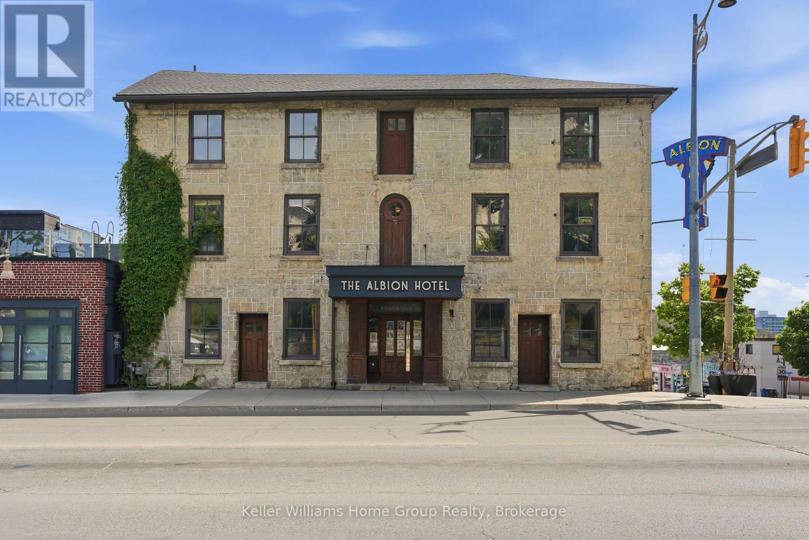 B - 49 Norfolk Street Property Photo 23