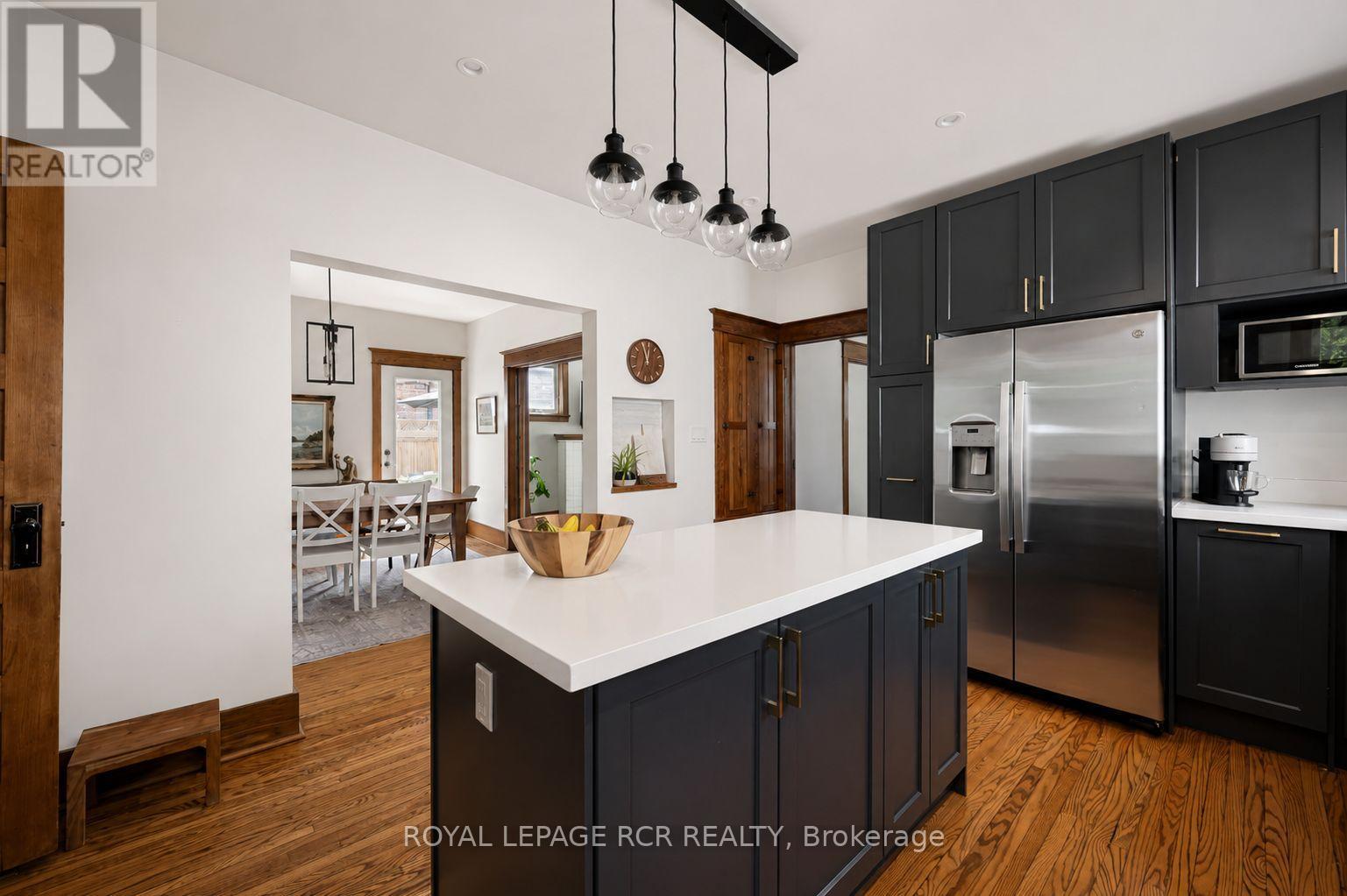 146 Main Street W Property Photo 7
