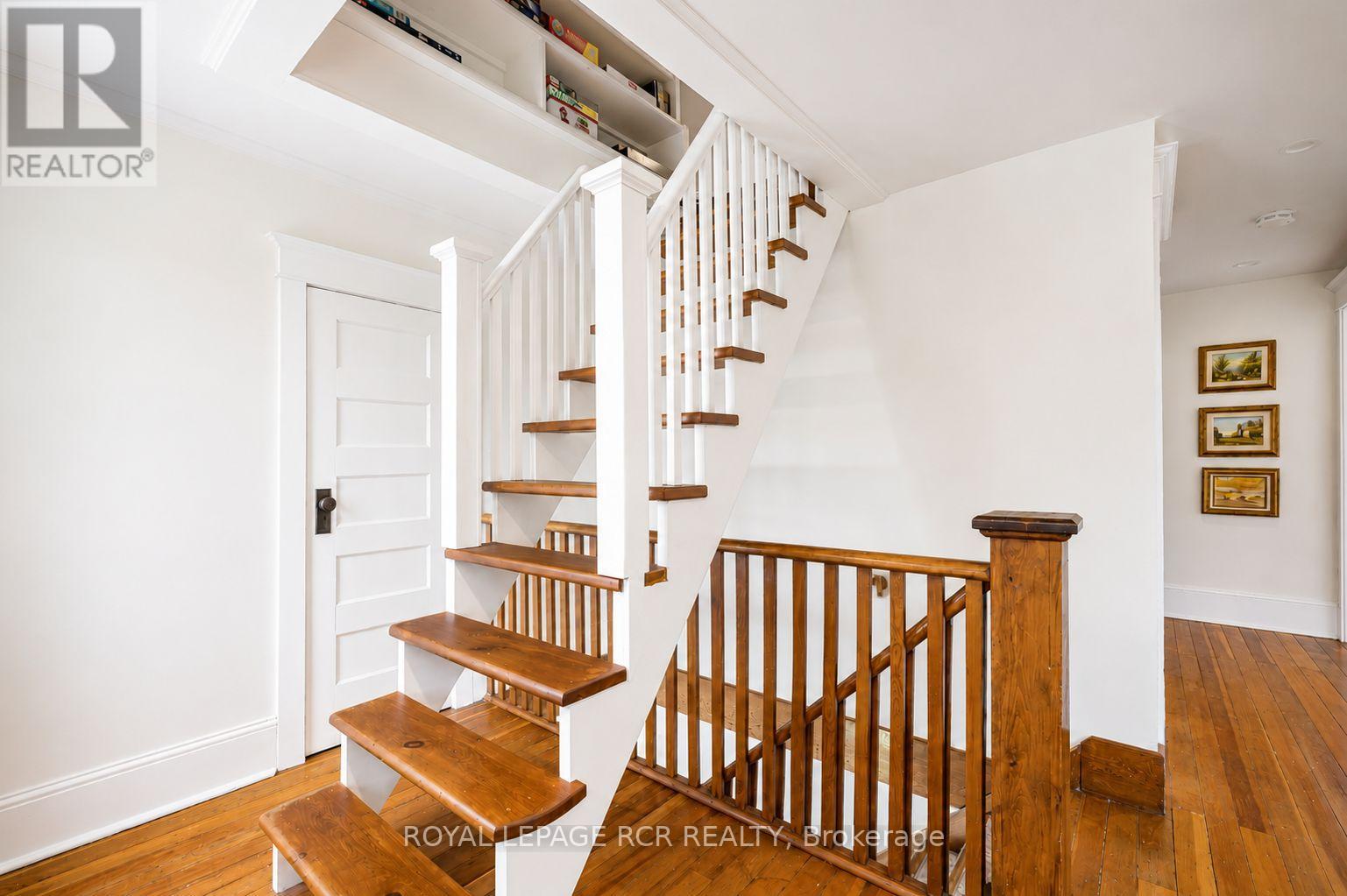 146 Main Street W Property Photo 25