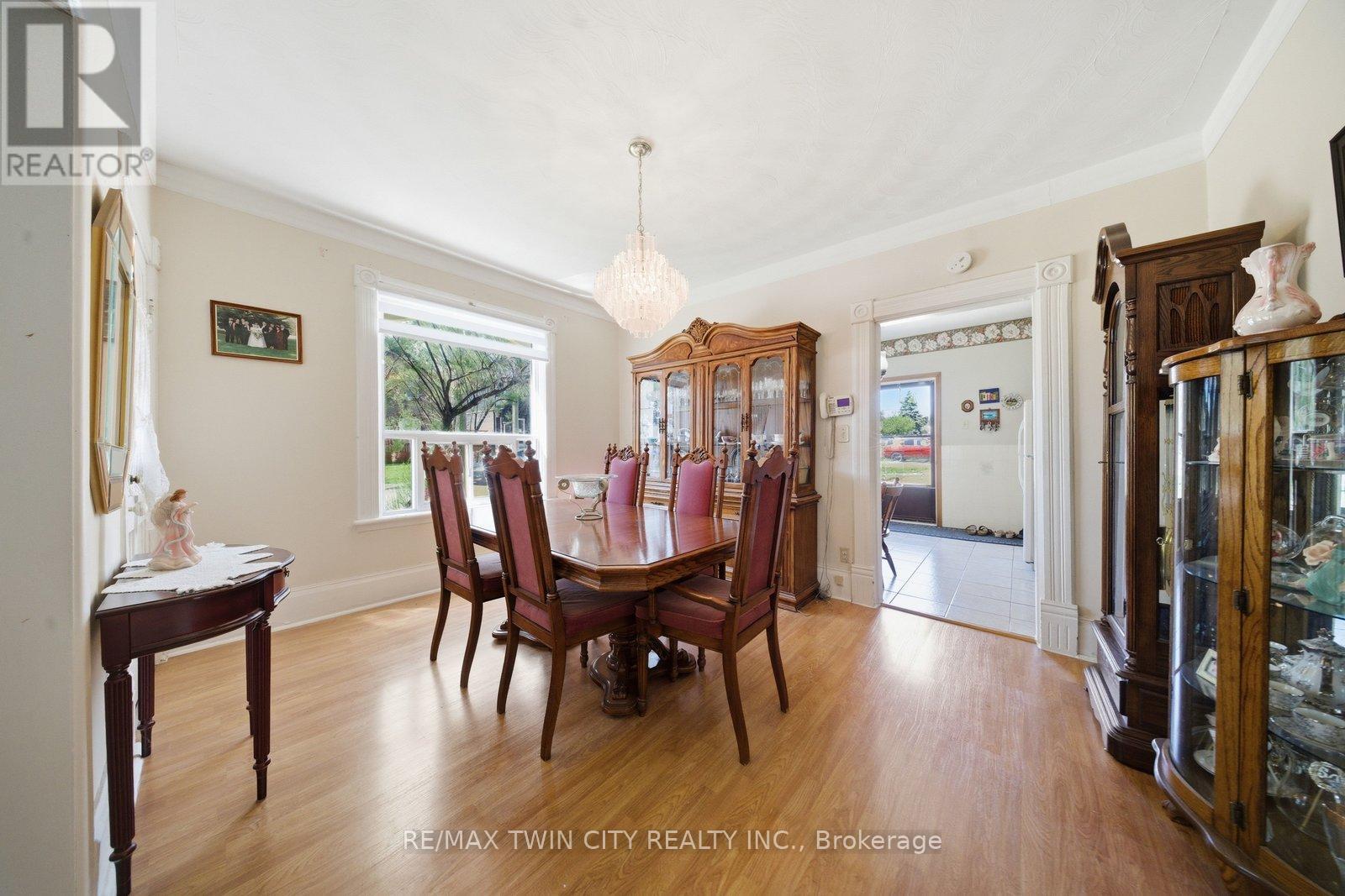 76 Brock Street Property Photo 7