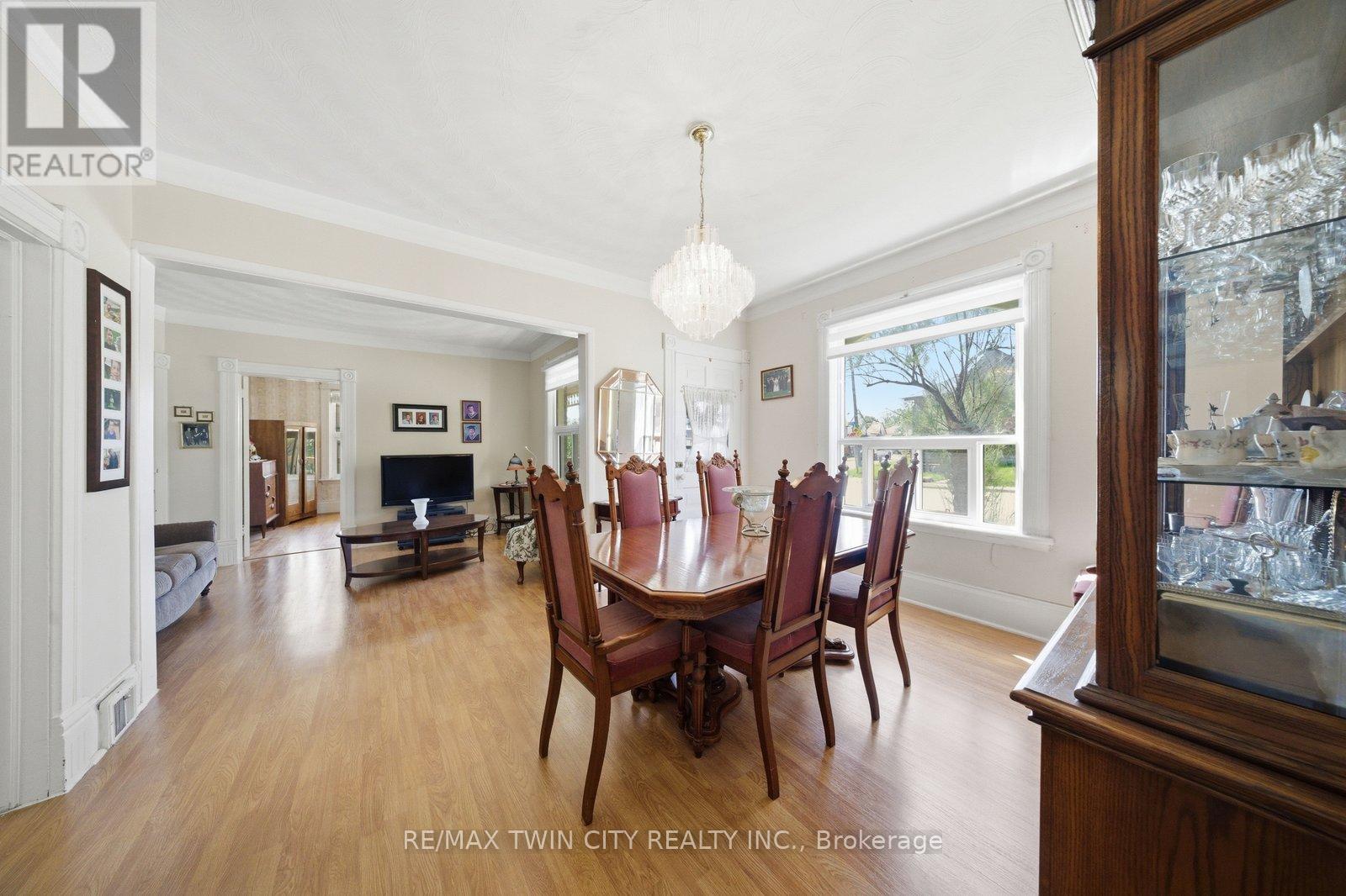 76 Brock Street Property Photo 8