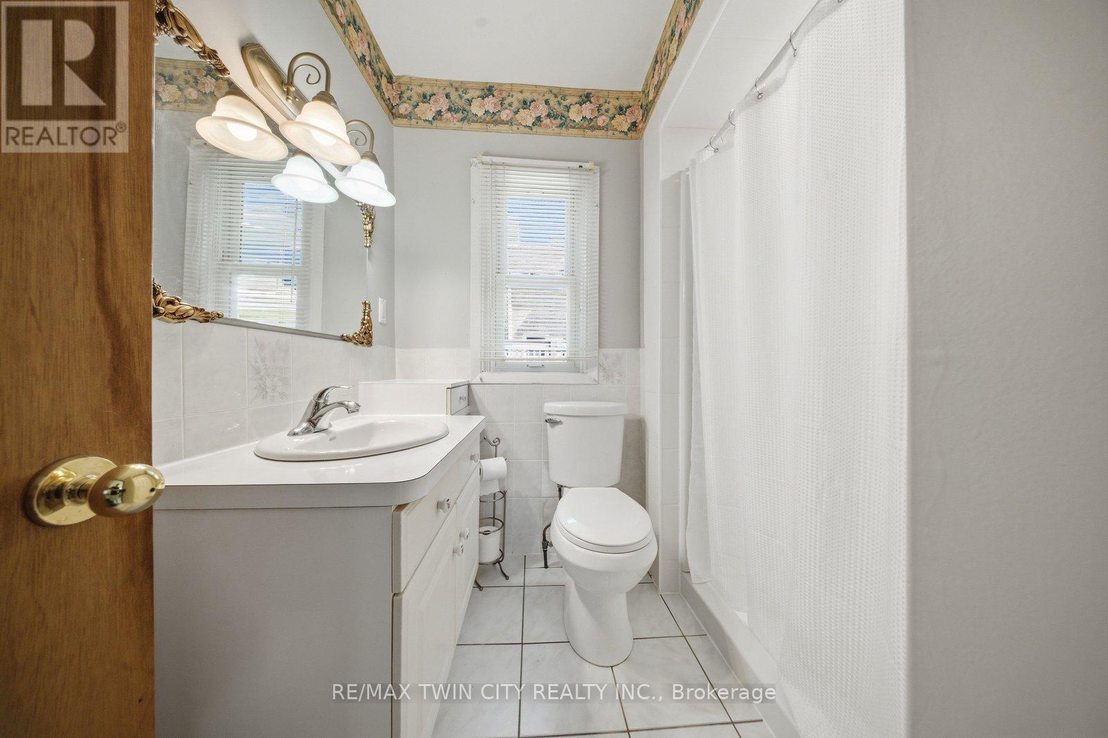 76 Brock Street Property Photo 12