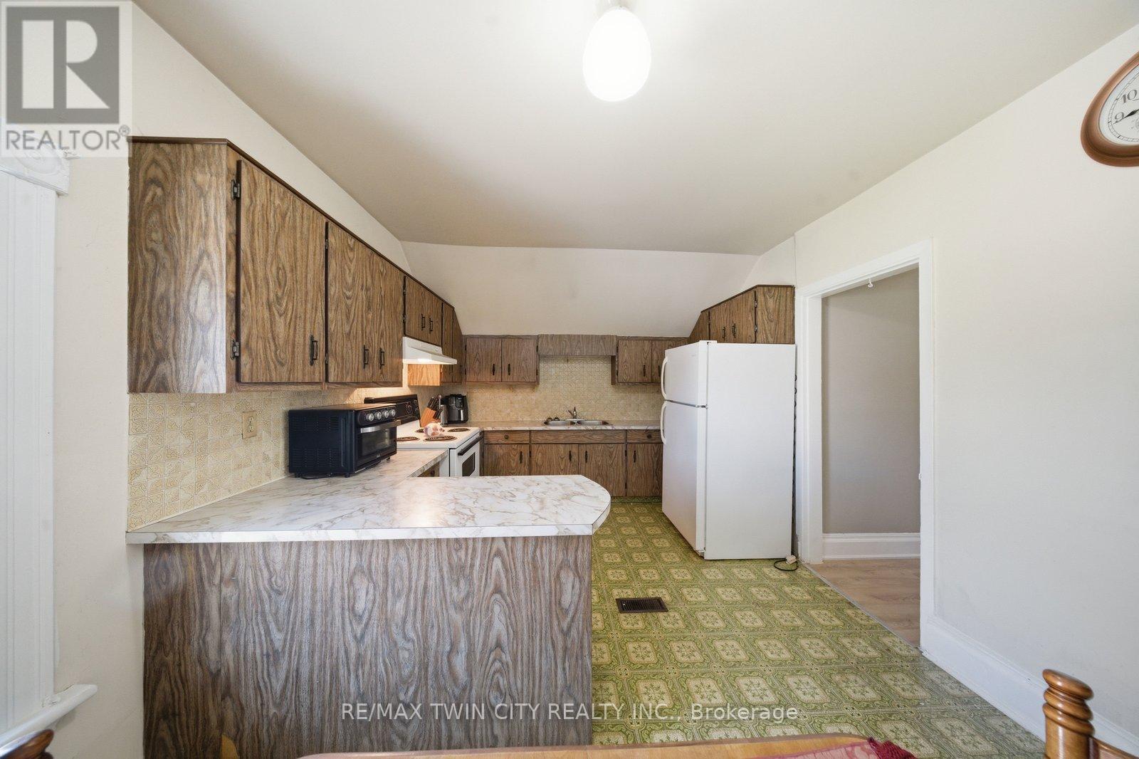 76 Brock Street Property Photo 15