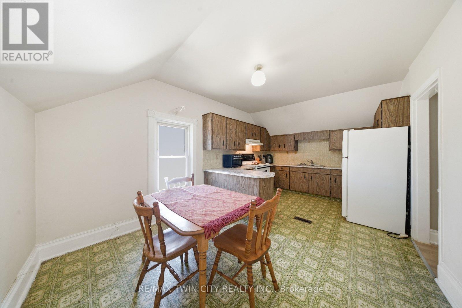 76 Brock Street Property Photo 16