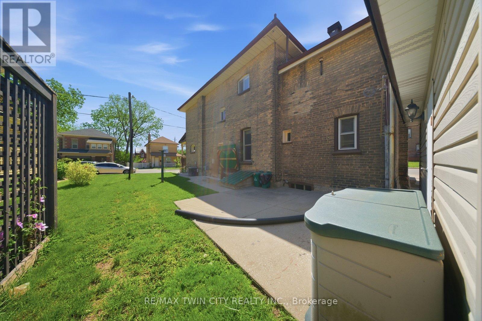 76 Brock Street Property Photo 30