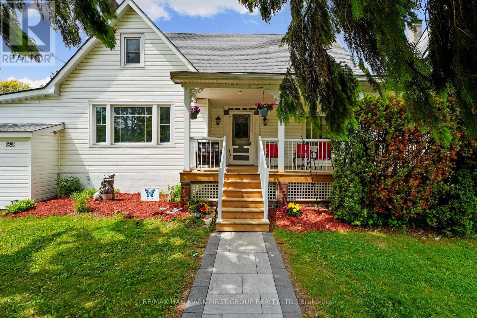 28 KING STREET W Property Photo 1