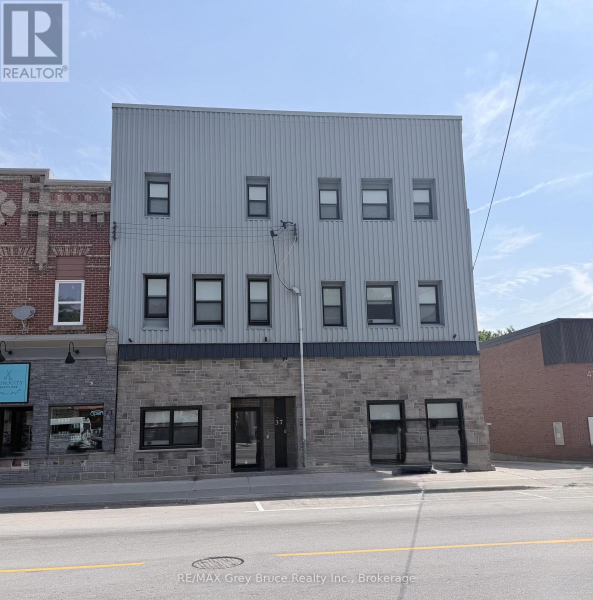 Unit 7 - 39 1st Avenue S Property Photo 1