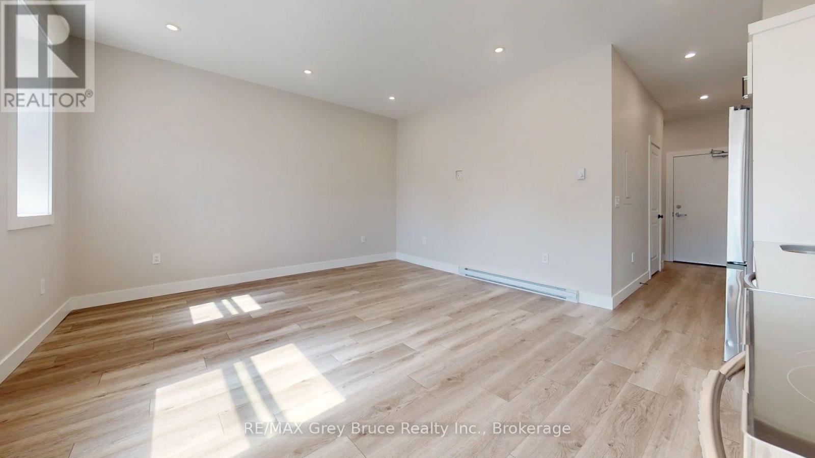 Unit 7 - 39 1st Avenue S Property Photo 4
