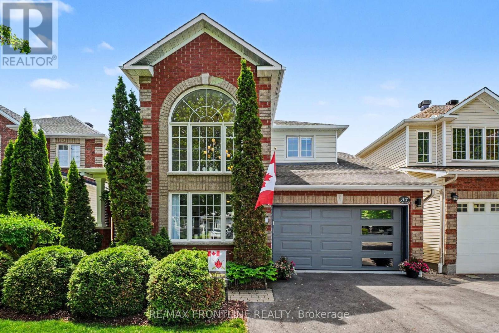 37 CALDERWOOD WAY