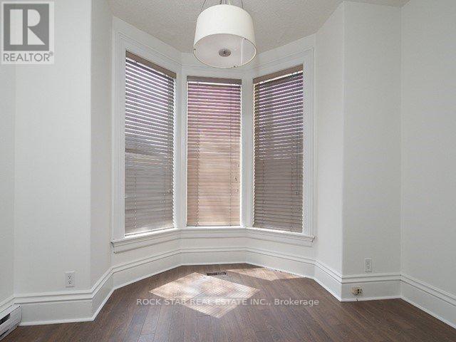 111 Ainslie Street N Property Photo 5