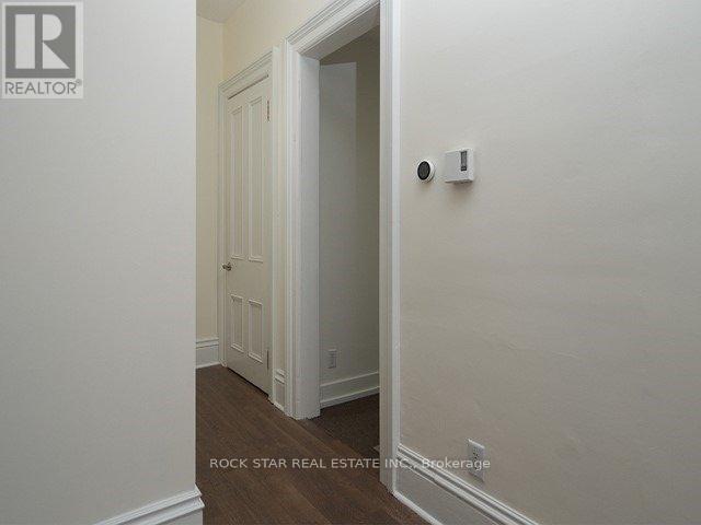 111 Ainslie Street N Property Photo 6