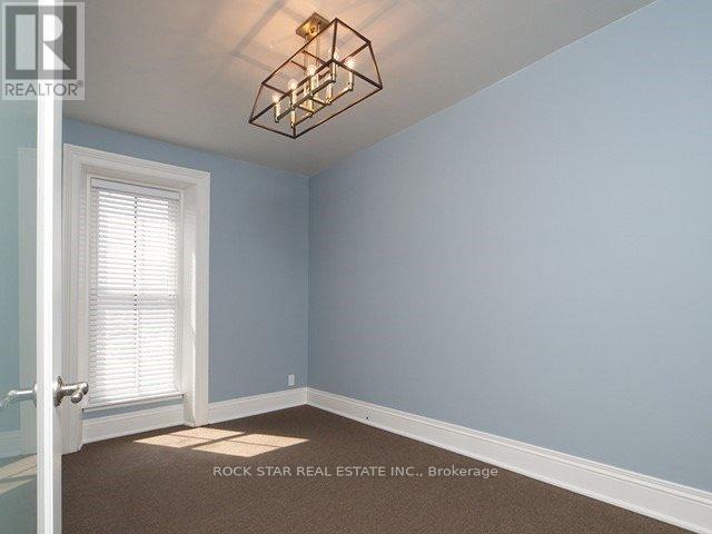111 Ainslie Street N Property Photo 9