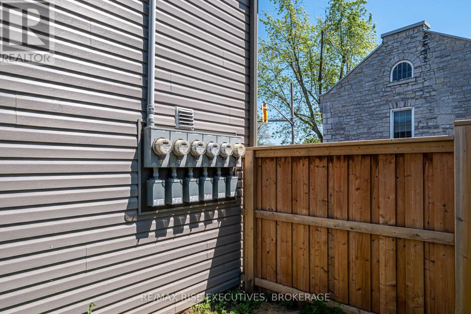 120 Yonge Street Property Photo 5