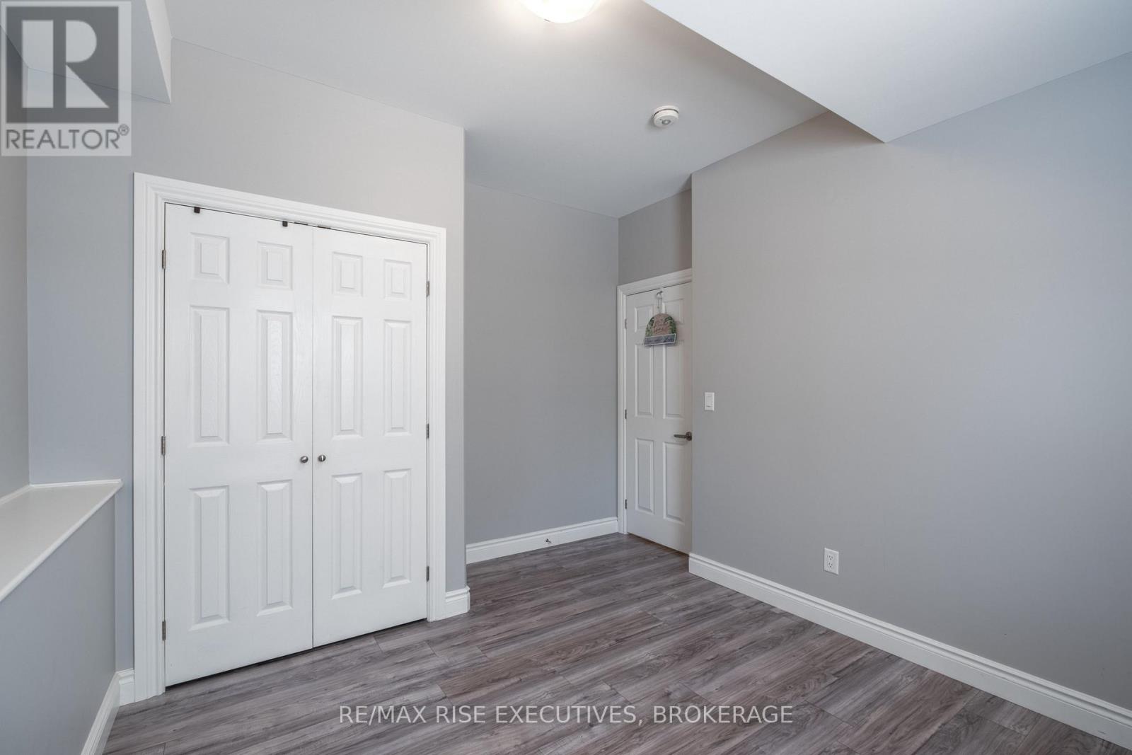 120 Yonge Street Property Photo 21