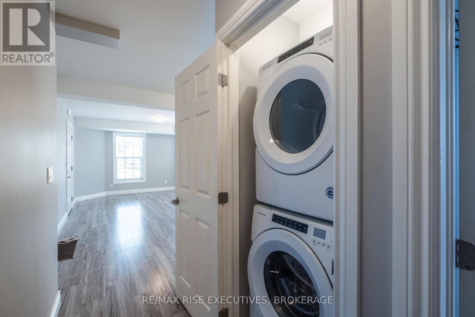120 Yonge Street Property Photo 22