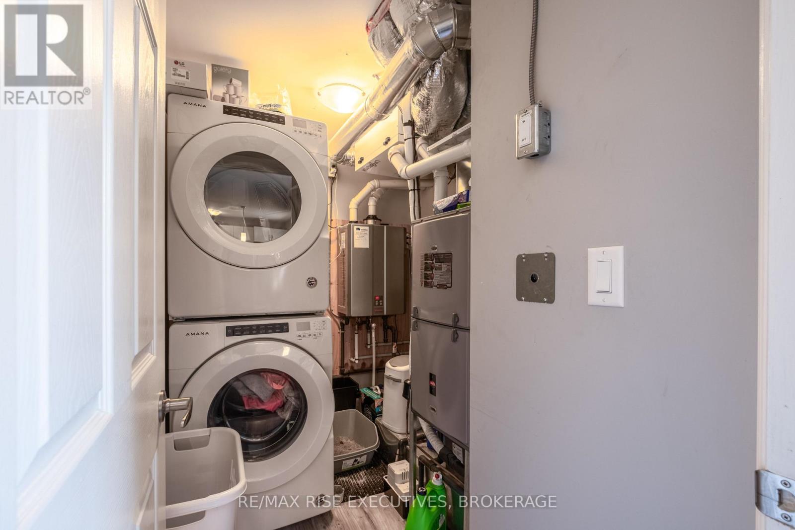120 Yonge Street Property Photo 24