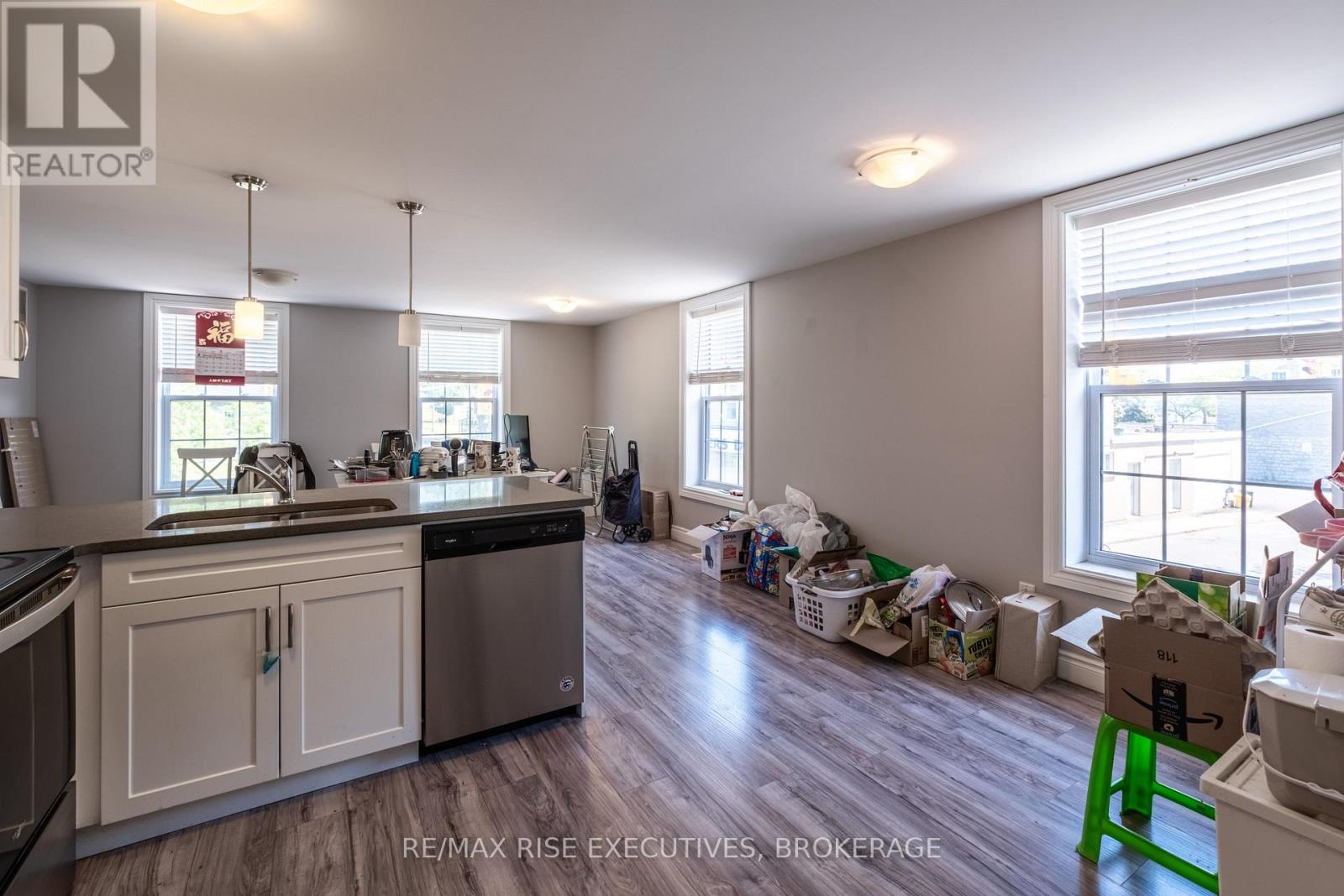 120 Yonge Street Property Photo 33