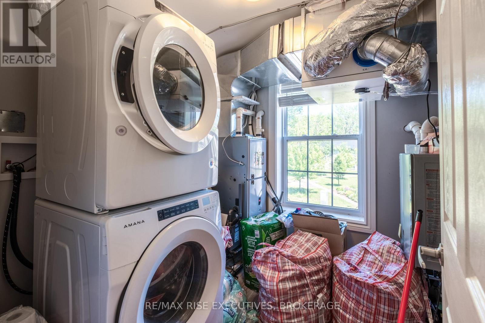 120 Yonge Street Property Photo 37