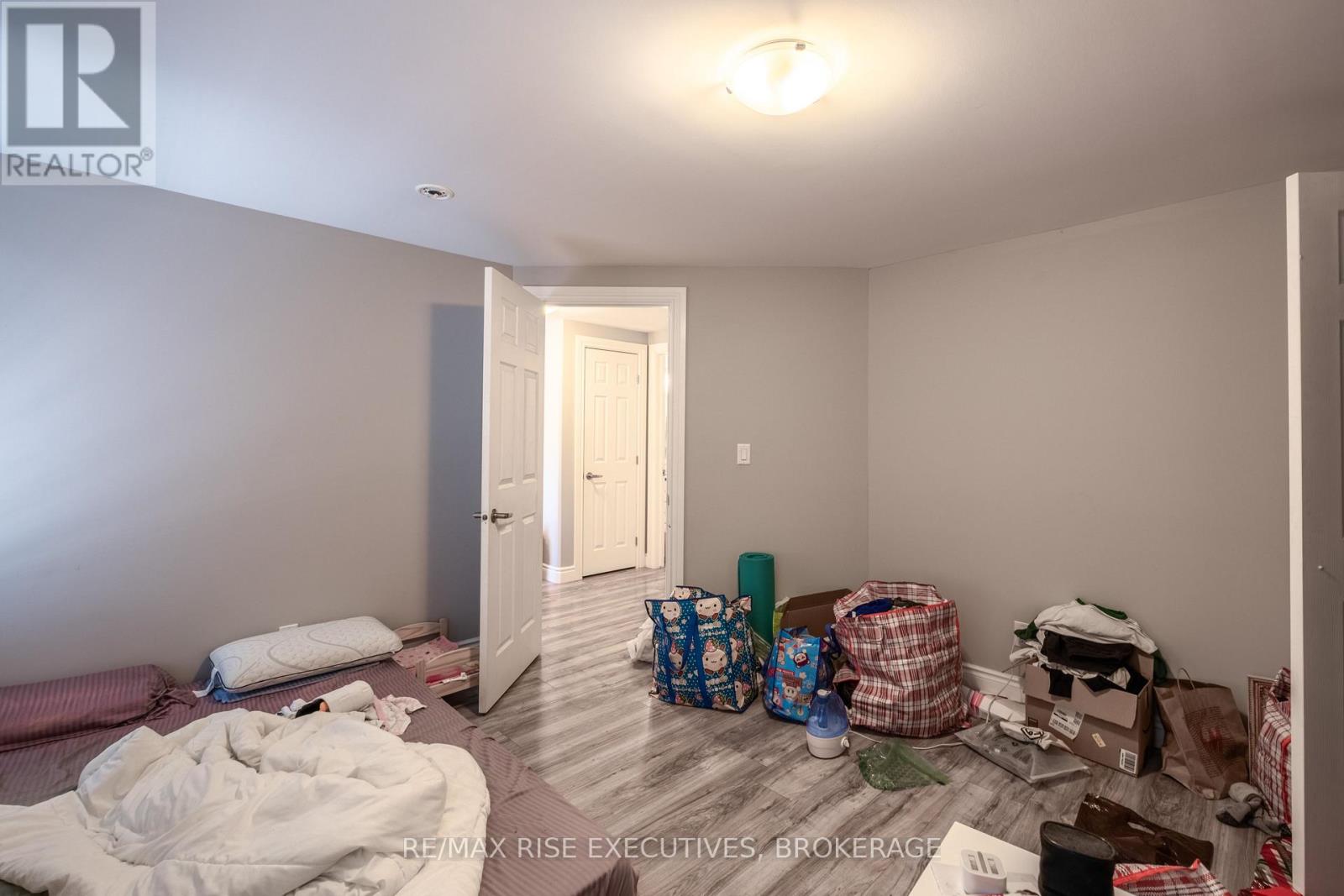 120 Yonge Street Property Photo 40