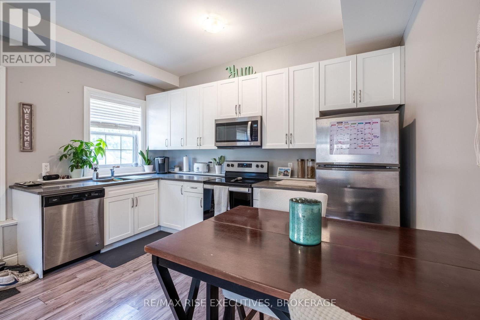120 Yonge Street Property Photo 43