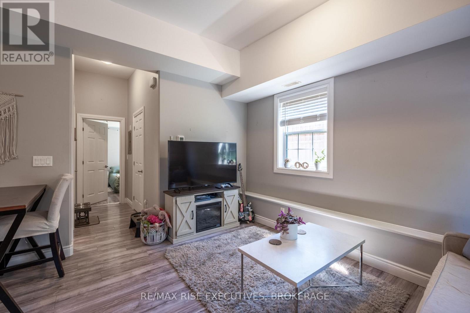 120 Yonge Street Property Photo 44