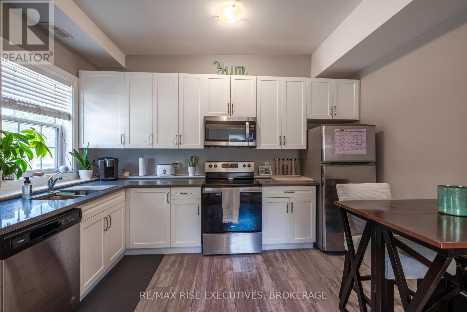 120 Yonge Street Property Photo 45