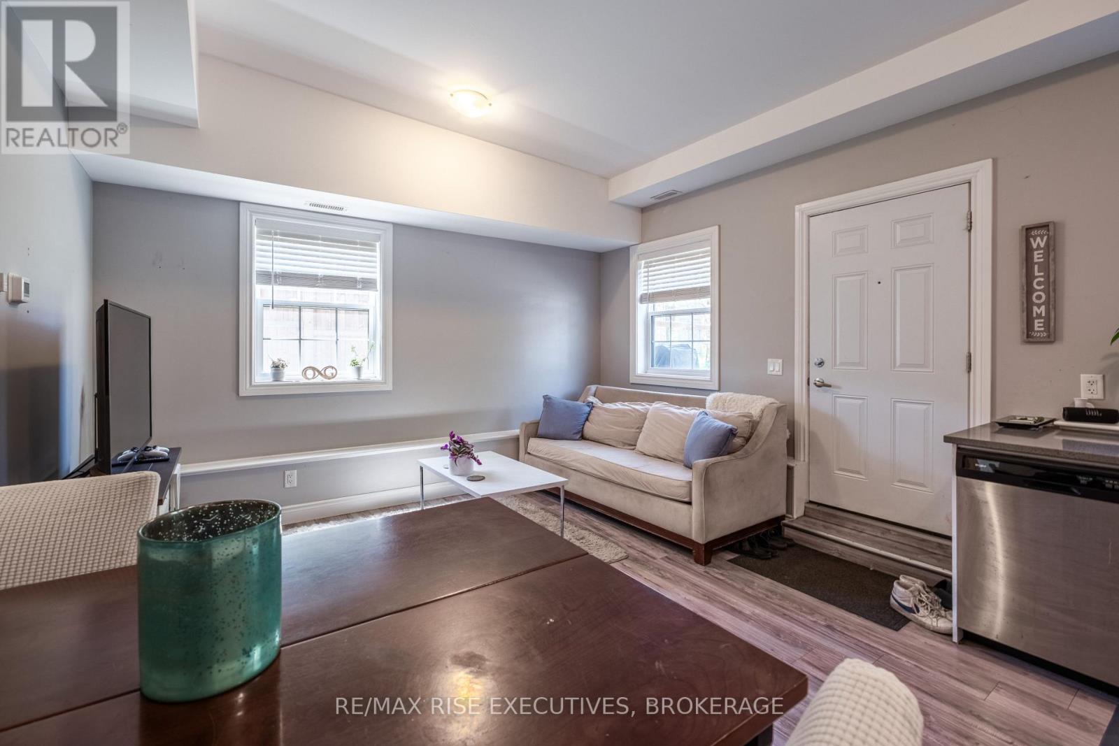 120 Yonge Street Property Photo 46