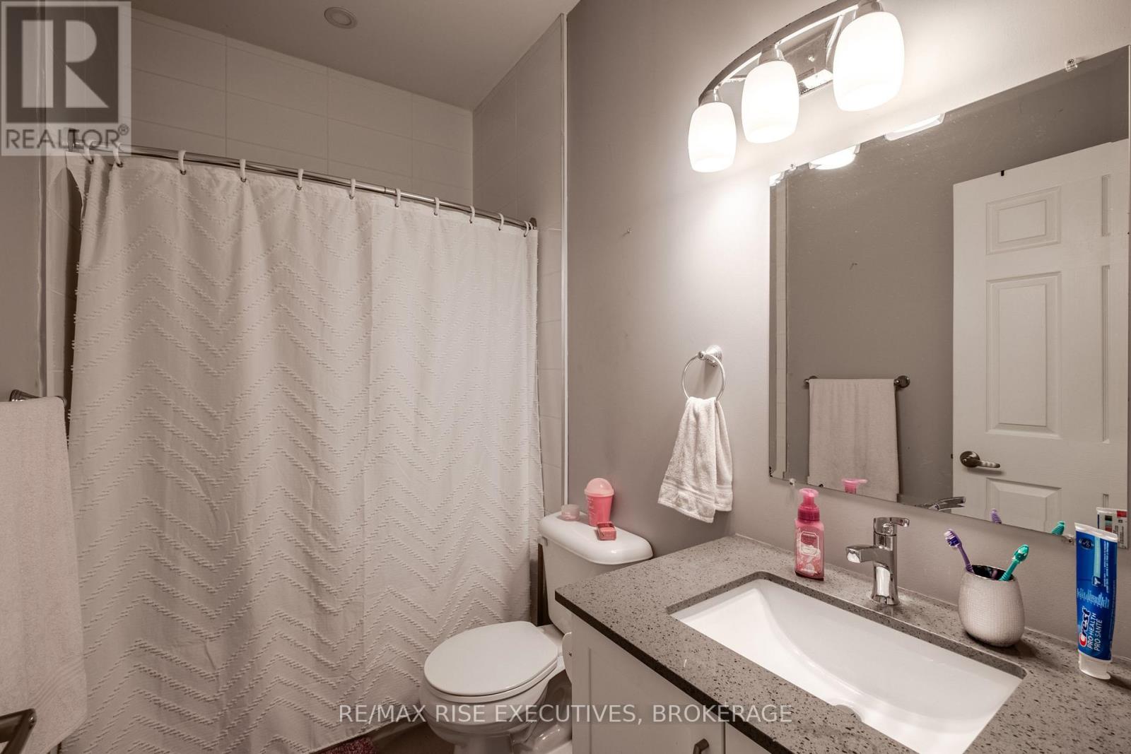 120 Yonge Street Property Photo 47