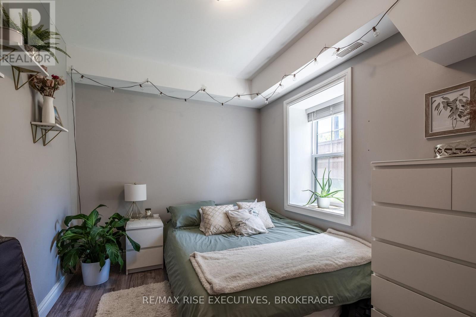 120 Yonge Street Property Photo 48