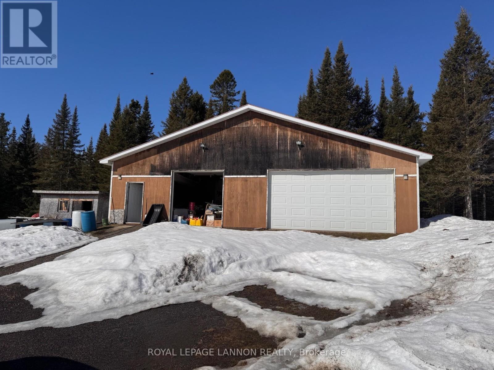 3851 Hwy 588 Property Photo 10