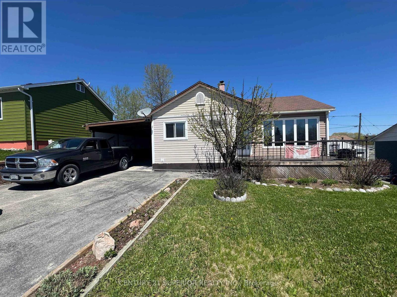 3 Falcon Drive Property Photo 1