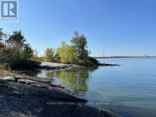 G 734 Rainy Lake Property Photo 5