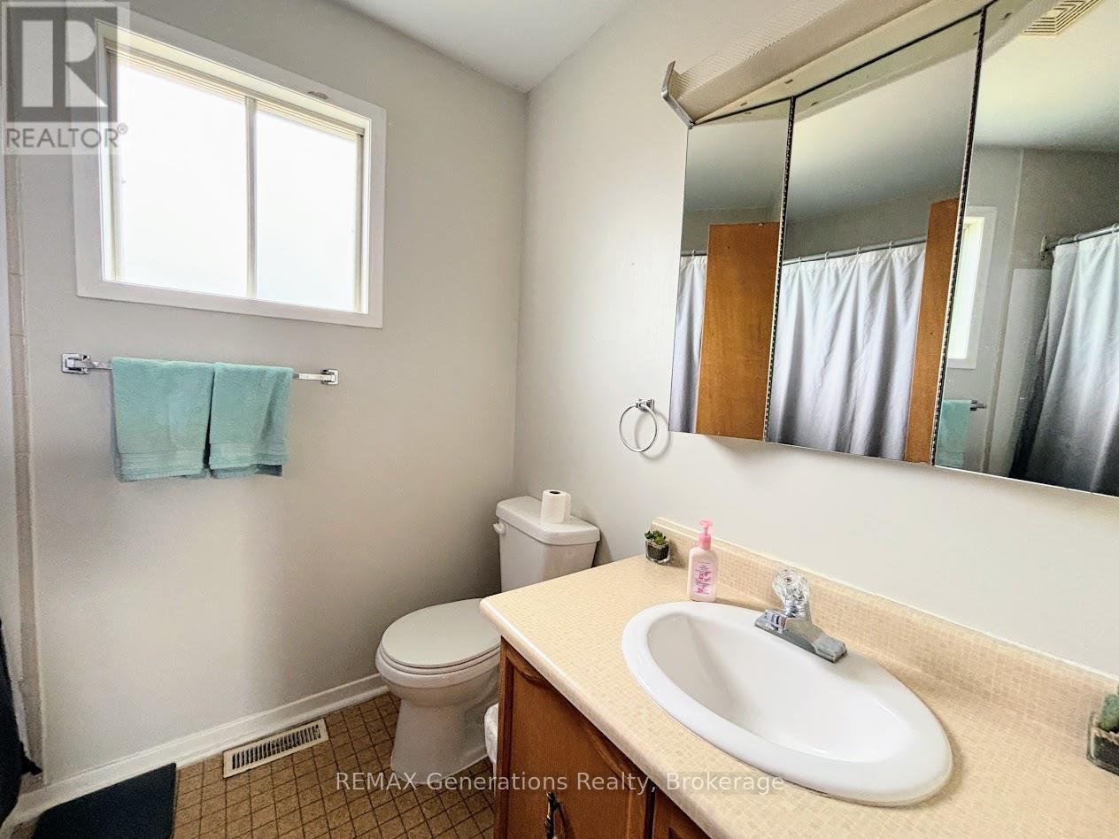 80 Matachewan Road Property Photo 35