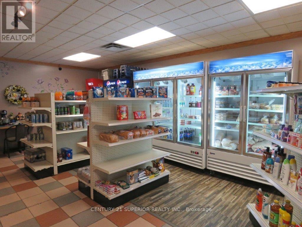 41 Simcoe Plaza Property Photo 10