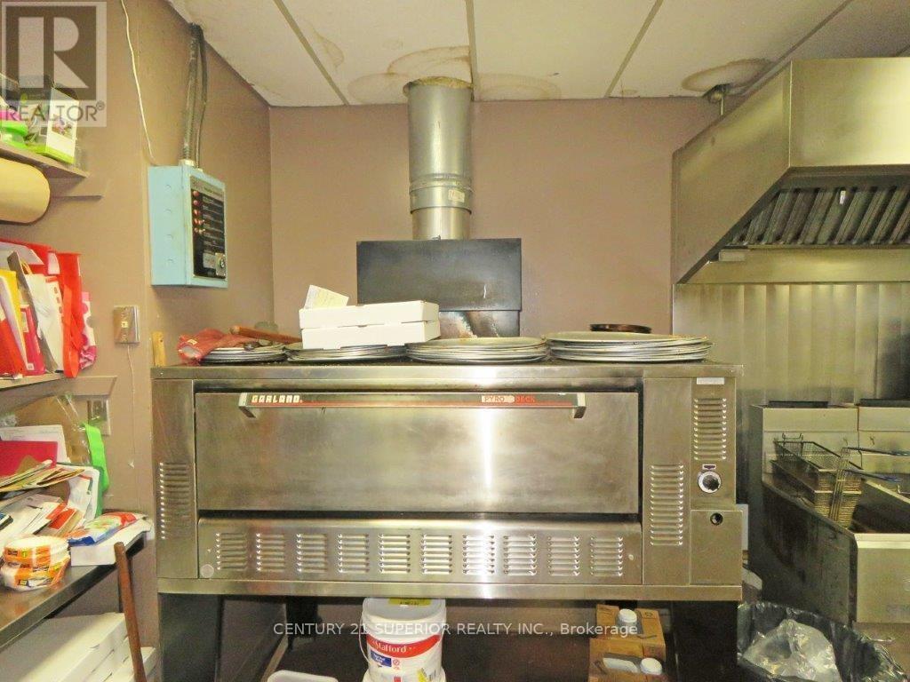 41 Simcoe Plaza Property Photo 26