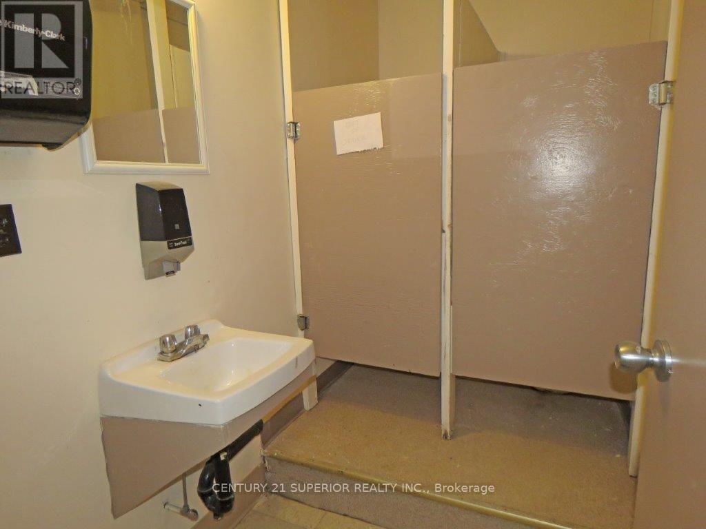41 Simcoe Plaza Property Photo 29