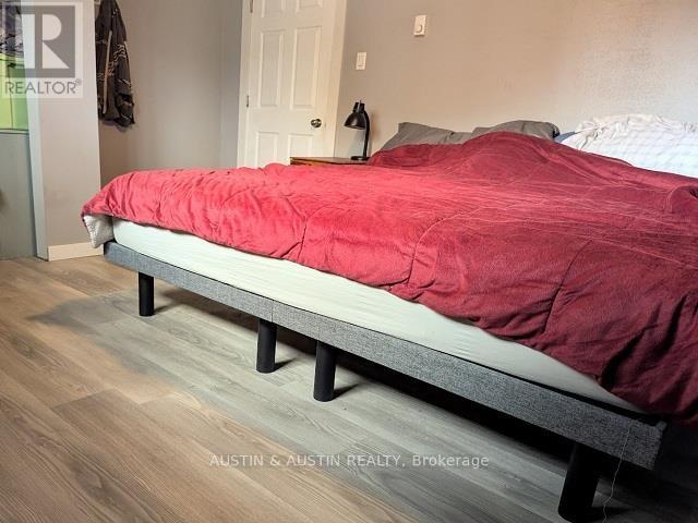 33 Victoria Street N Property Photo 5