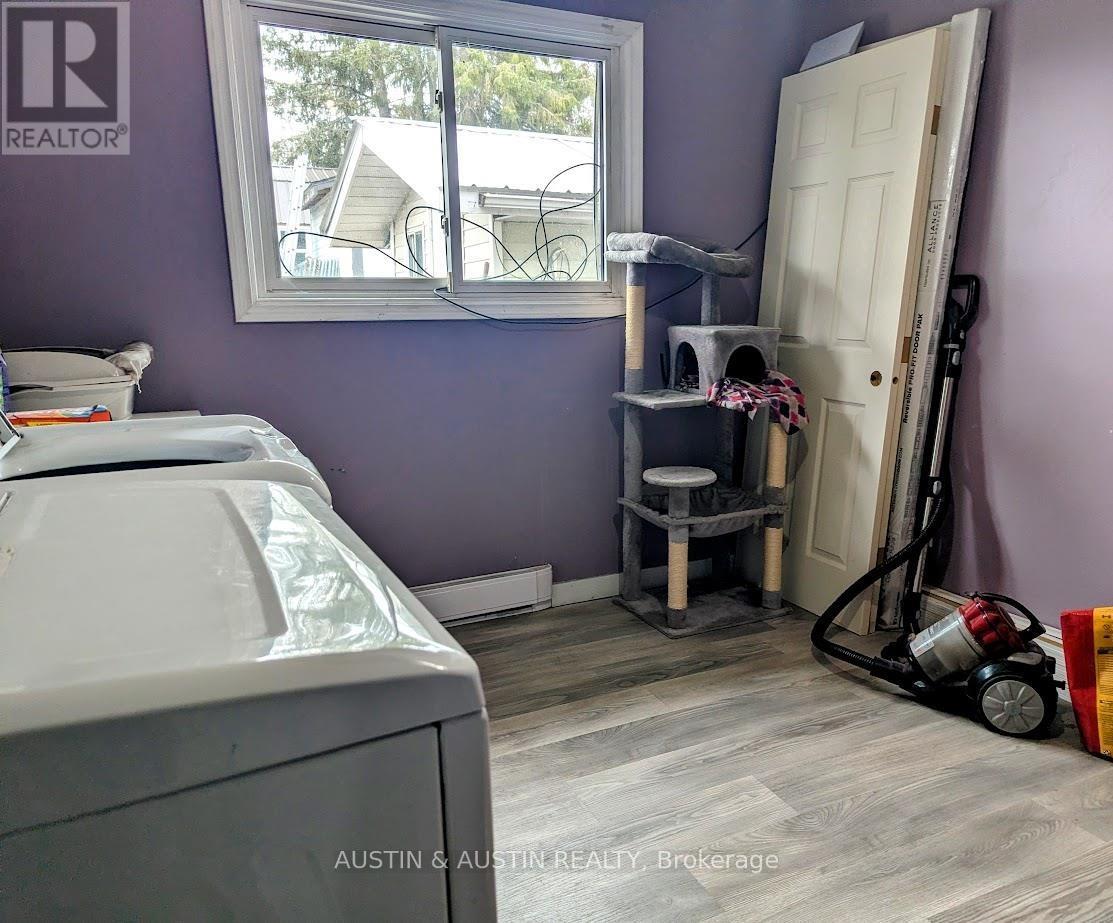 33 Victoria Street N Property Photo 8