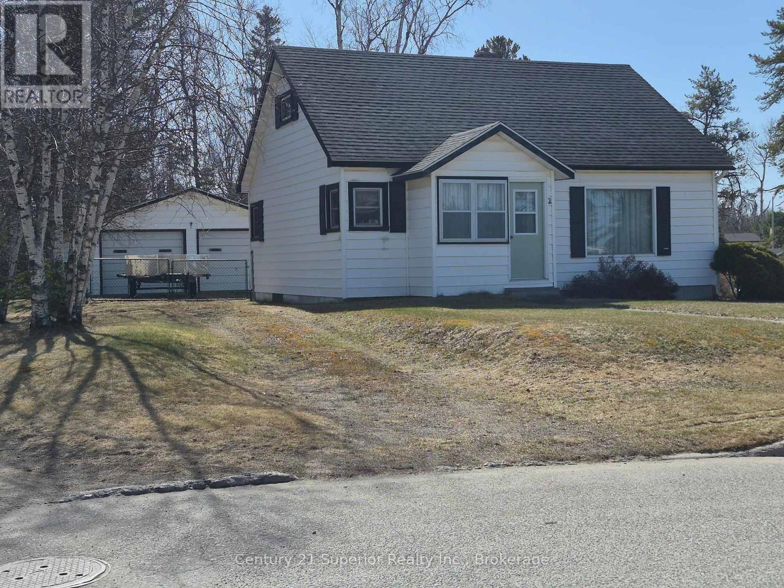 2 LAURIER AVE Property Photo 1